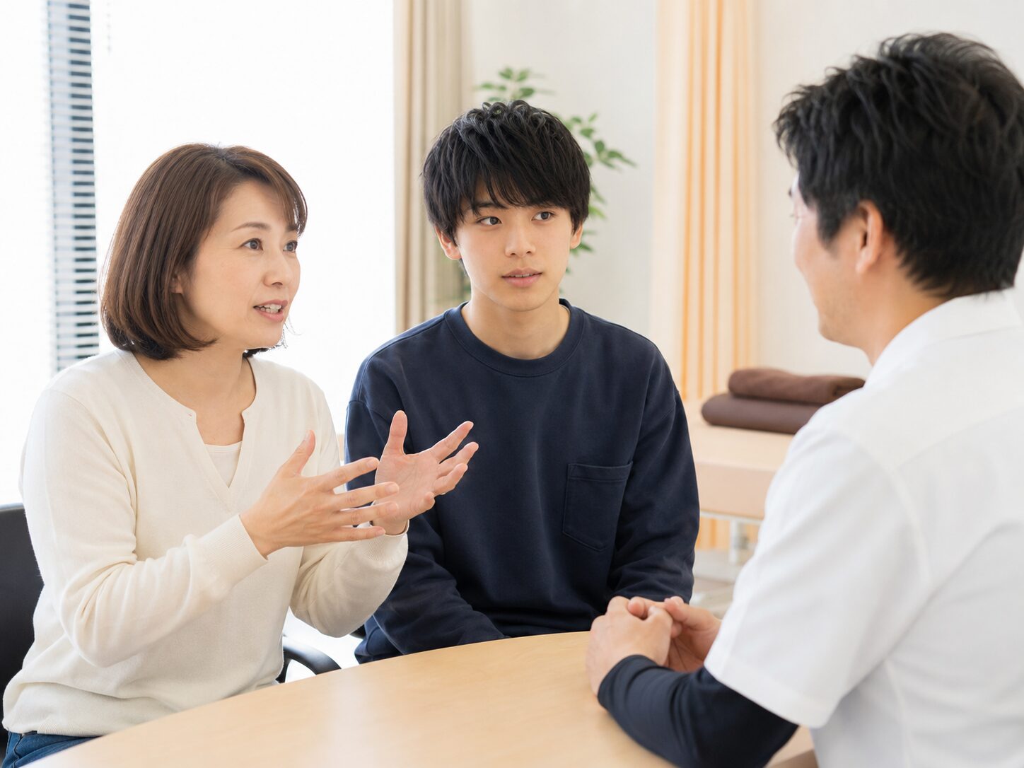 保護者が心配しているイメージ